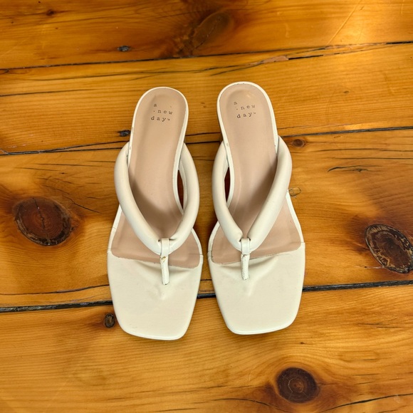 A New Day Elvie Mule Heels Memory Foam - Picture 1 of 3